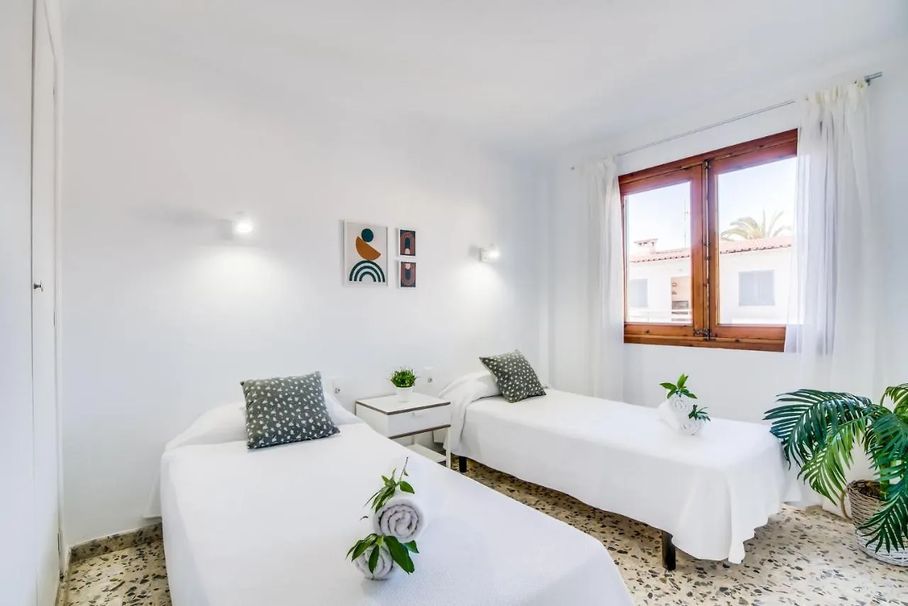 Ideal Property Mallorca - Casa Pinar Alcúdia 0*,  Španělsko